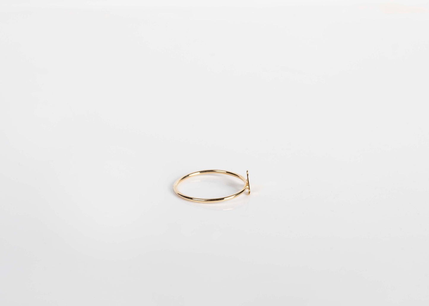 Anillo inicial oro