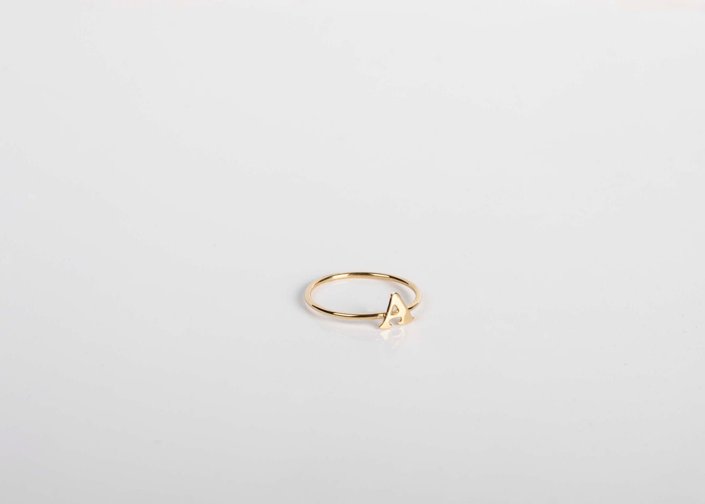 Anillo inicial oro